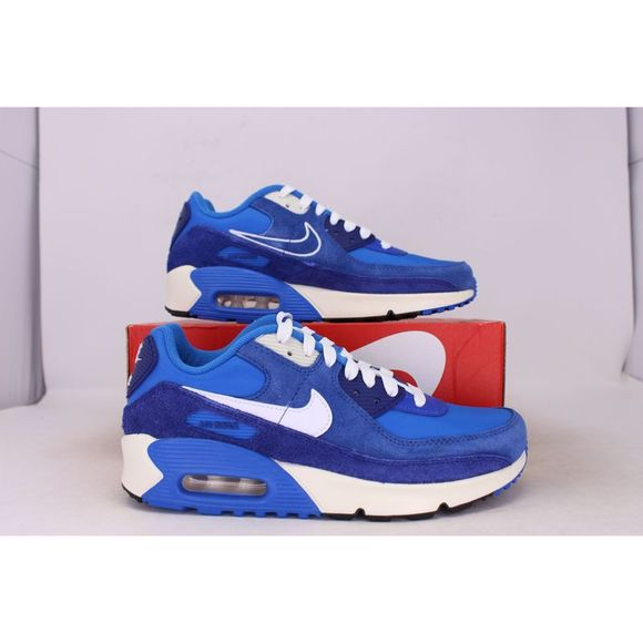 white blue and red air max